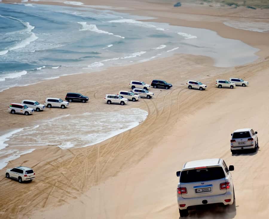 Doha: Inland Sea Desert Safari with Sunset & Sunrise Views - The 45-minute 4x4 ride into the dunes
