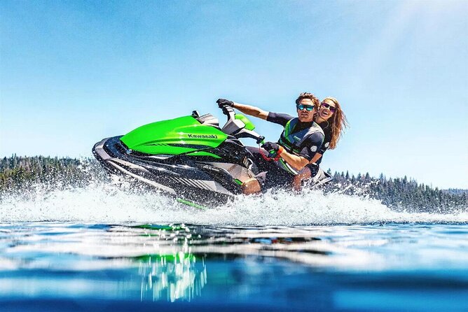 Doha: Jet Ski to Skyline with View of Katara and Pearl Qatar - Getting started with pickup and safety gear