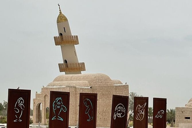 Doha, Qatar: Came Racing Track, Oryx & Sheikh Faisal Museum Tour. - Guides, communication, and the private format