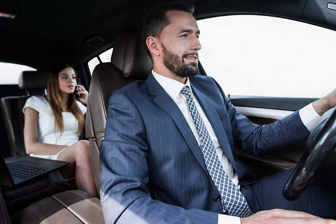 Doha, Qatar : Private Airport Transfer 24/7 - What the vehicle setup means for families