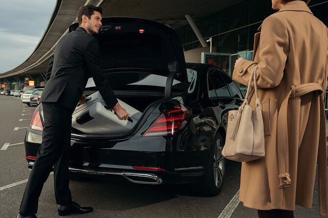 Doha, Qatar : Private Airport Transfer 24/7 - Who will get the most from this service