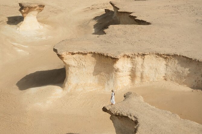 Doha: West Coast Tour Serra and Mushroom Rocks - Pickup from Doha and the short-group advantage
