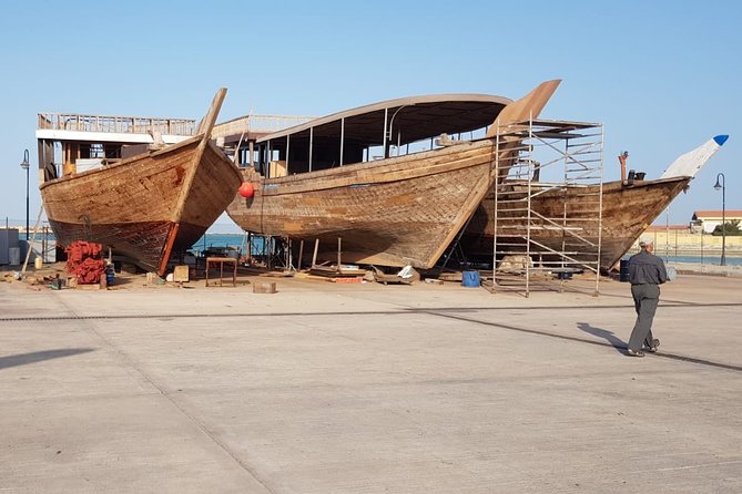 Explore North of Qatar: Visit Zubarah Fort and Fishing Town of Al Khor - Key points at a glance