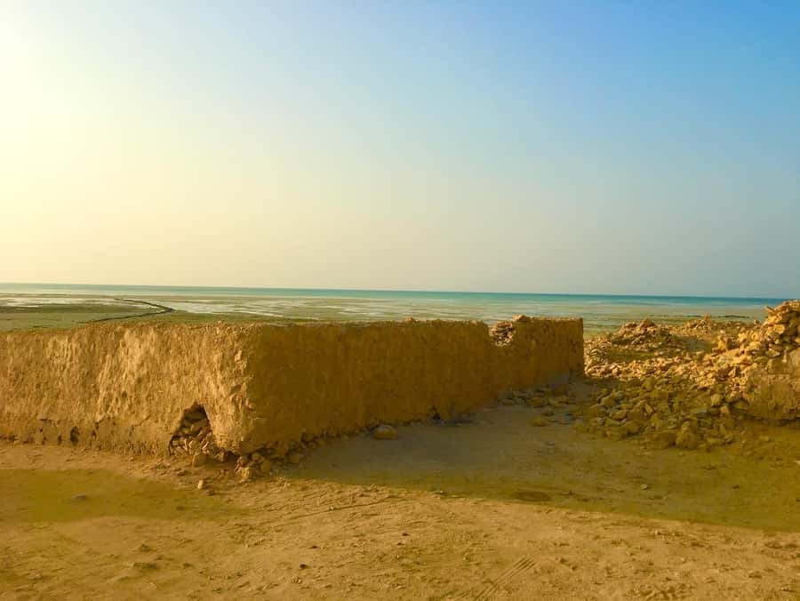 Explore North Qatar with history and archaeological sites. - Al Jamali, an abandoned village with a human scale