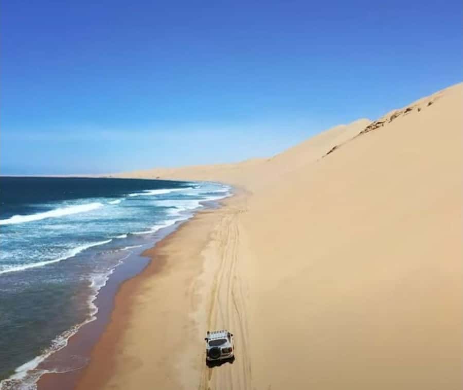 From Doha: Inland Sea Desert Safari with All Activities - Dune bashing in a 4x4 Land Cruiser