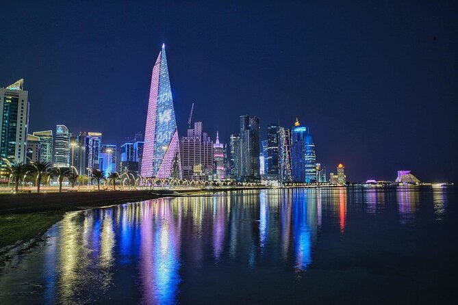 Layover Doha/Doha Transit Tour from Hamad International Airport - Lusail and the I Love Lusail Statue