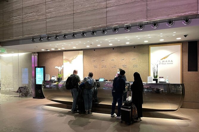 Qatar: Doha Hamad International Airport (DOH) Al Maha Lounge - Seating, light, and the feel inside