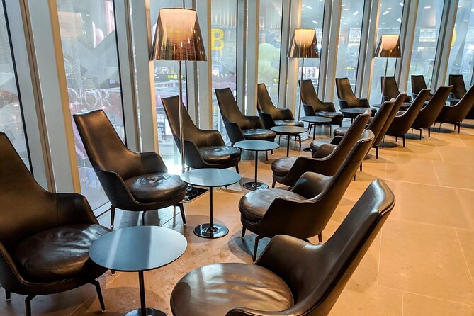 Qatar: Doha Hamad International Airport (DOH) Al Maha Lounge - Food and drinks: useful, not a feast