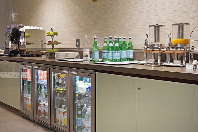 Qatar: Doha Hamad International Airport (DOH) Al Maha Lounge - The shower can justify the whole pass
